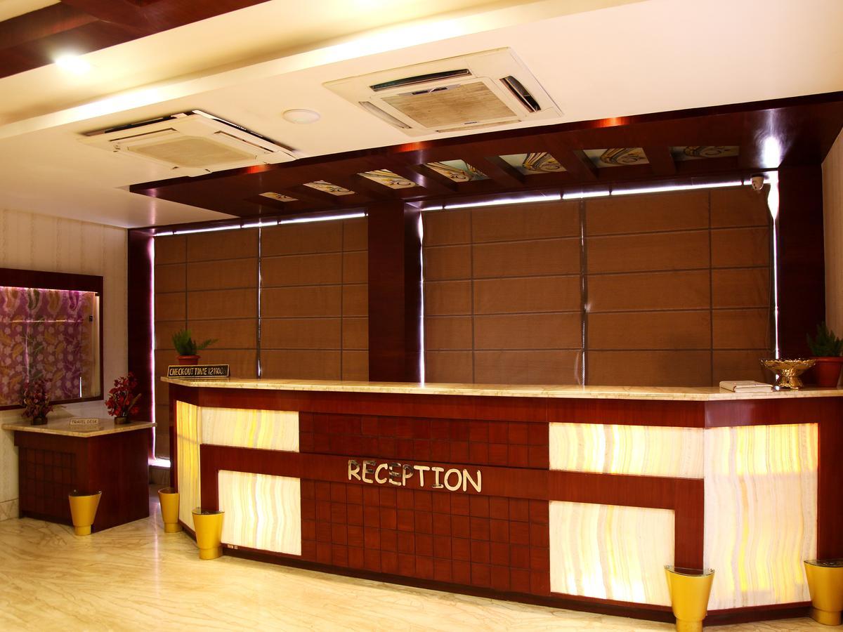 Oyo 2054 New Hotel Broadway Varanasi Exterior foto