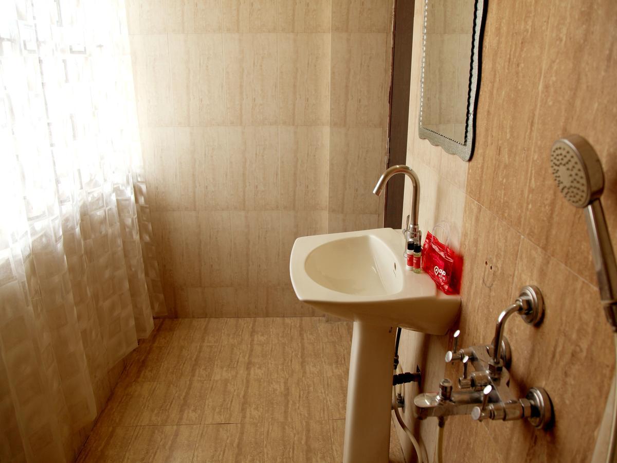 Oyo 2054 New Hotel Broadway Varanasi Exterior foto