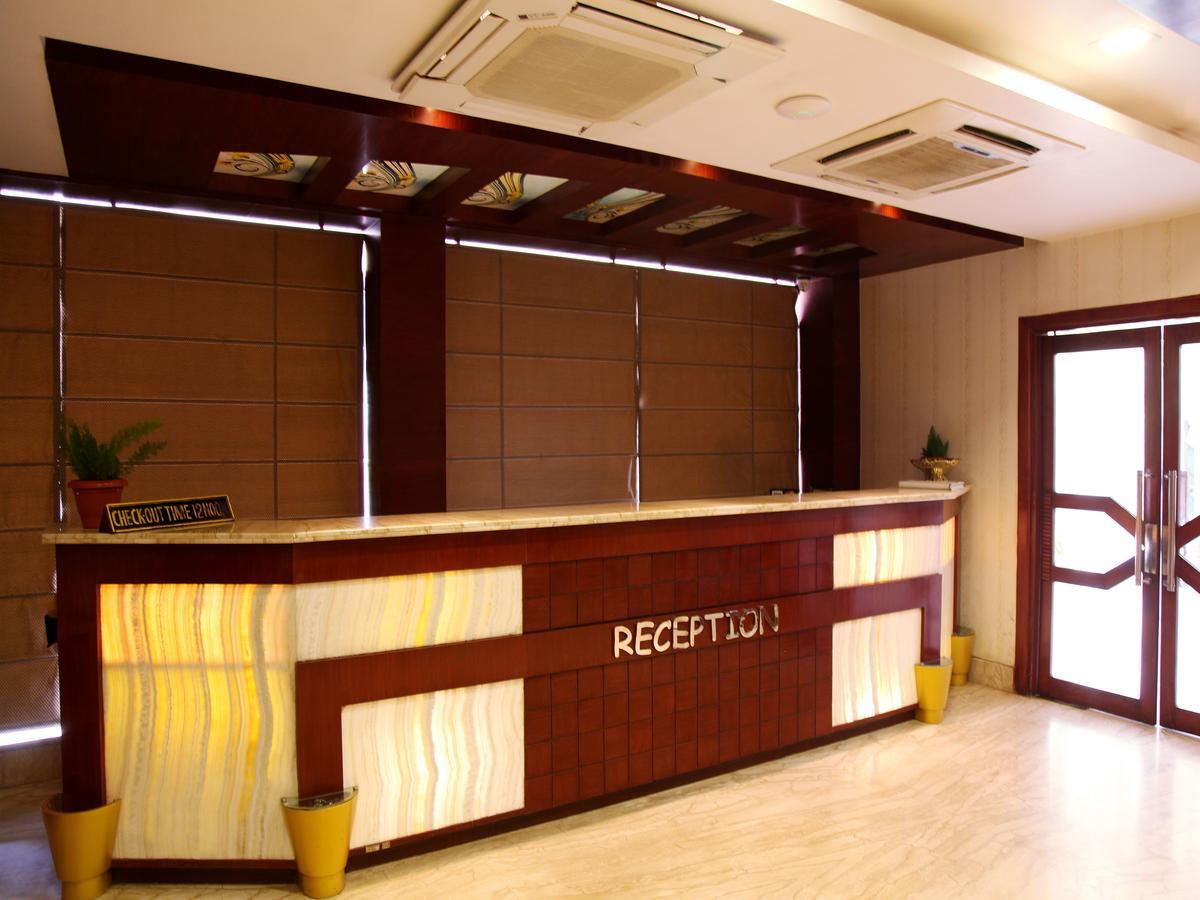 Oyo 2054 New Hotel Broadway Varanasi Exterior foto