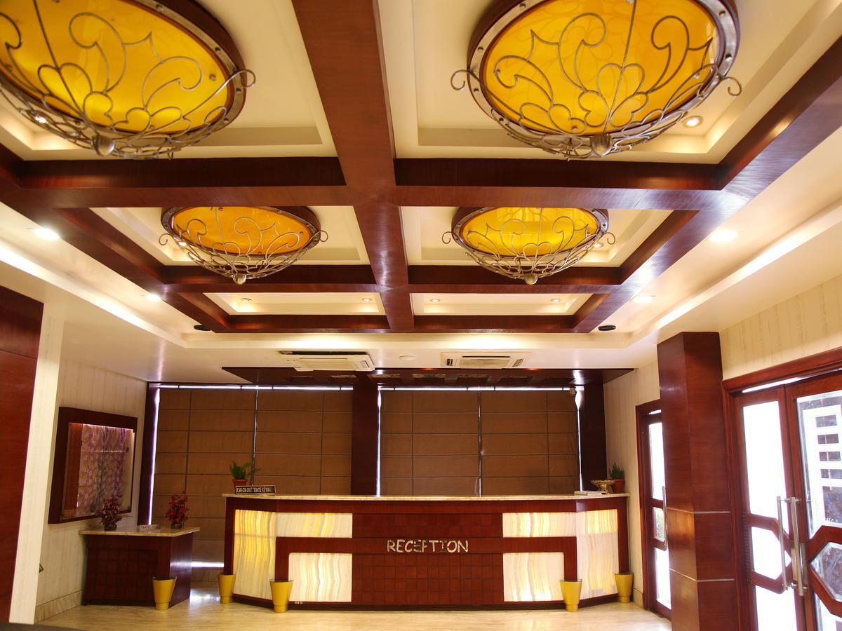 Oyo 2054 New Hotel Broadway Varanasi Exterior foto