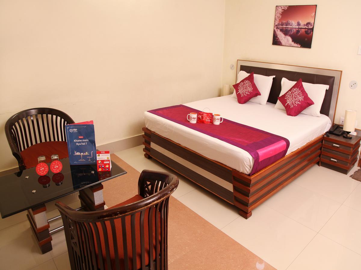 Oyo 2054 New Hotel Broadway Varanasi Exterior foto