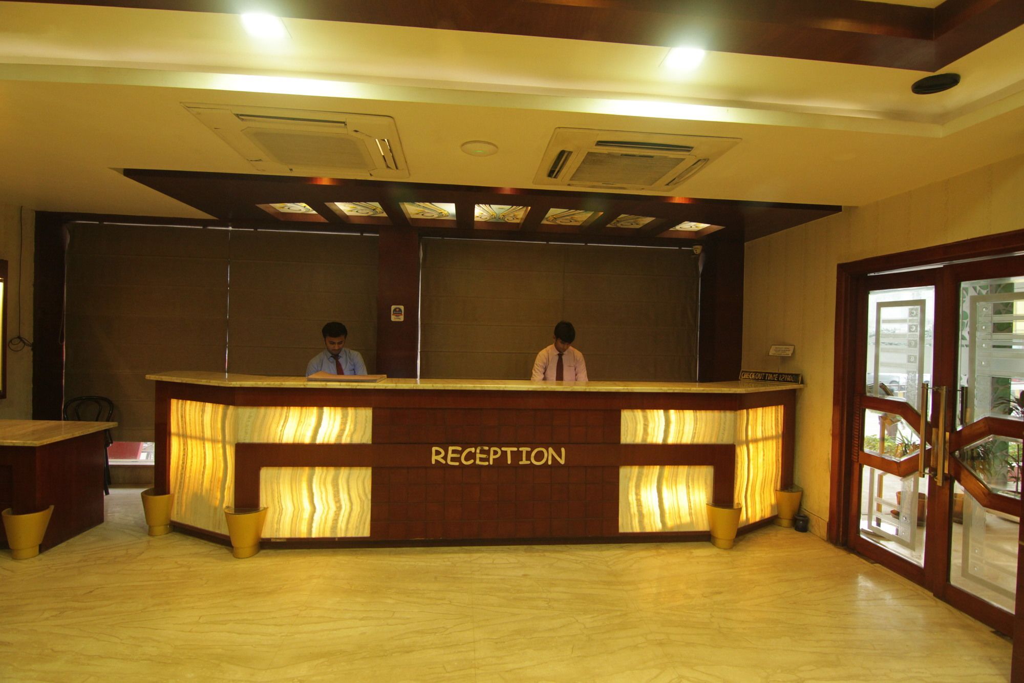 Oyo 2054 New Hotel Broadway Varanasi Exterior foto