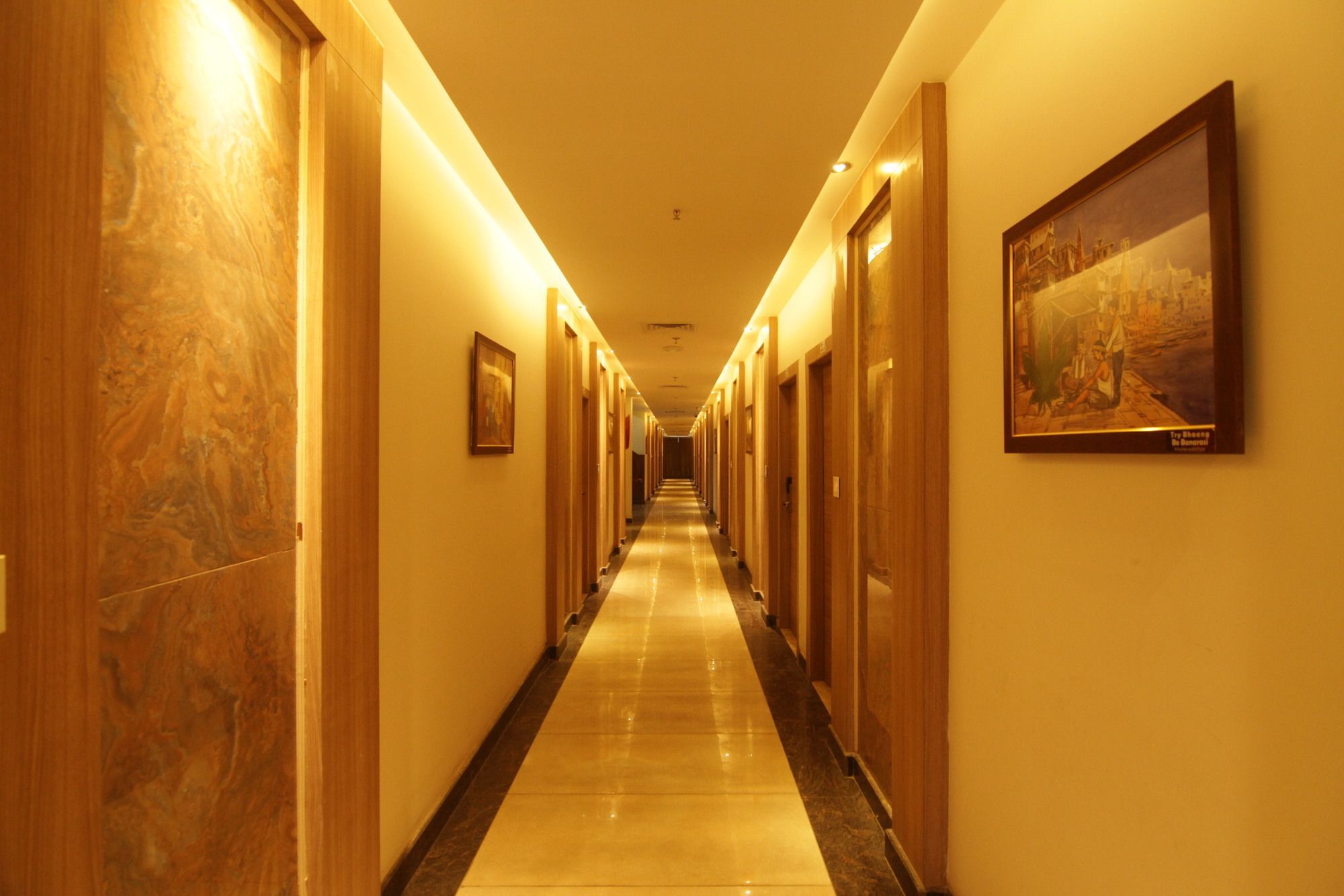 Oyo 2054 New Hotel Broadway Varanasi Exterior foto
